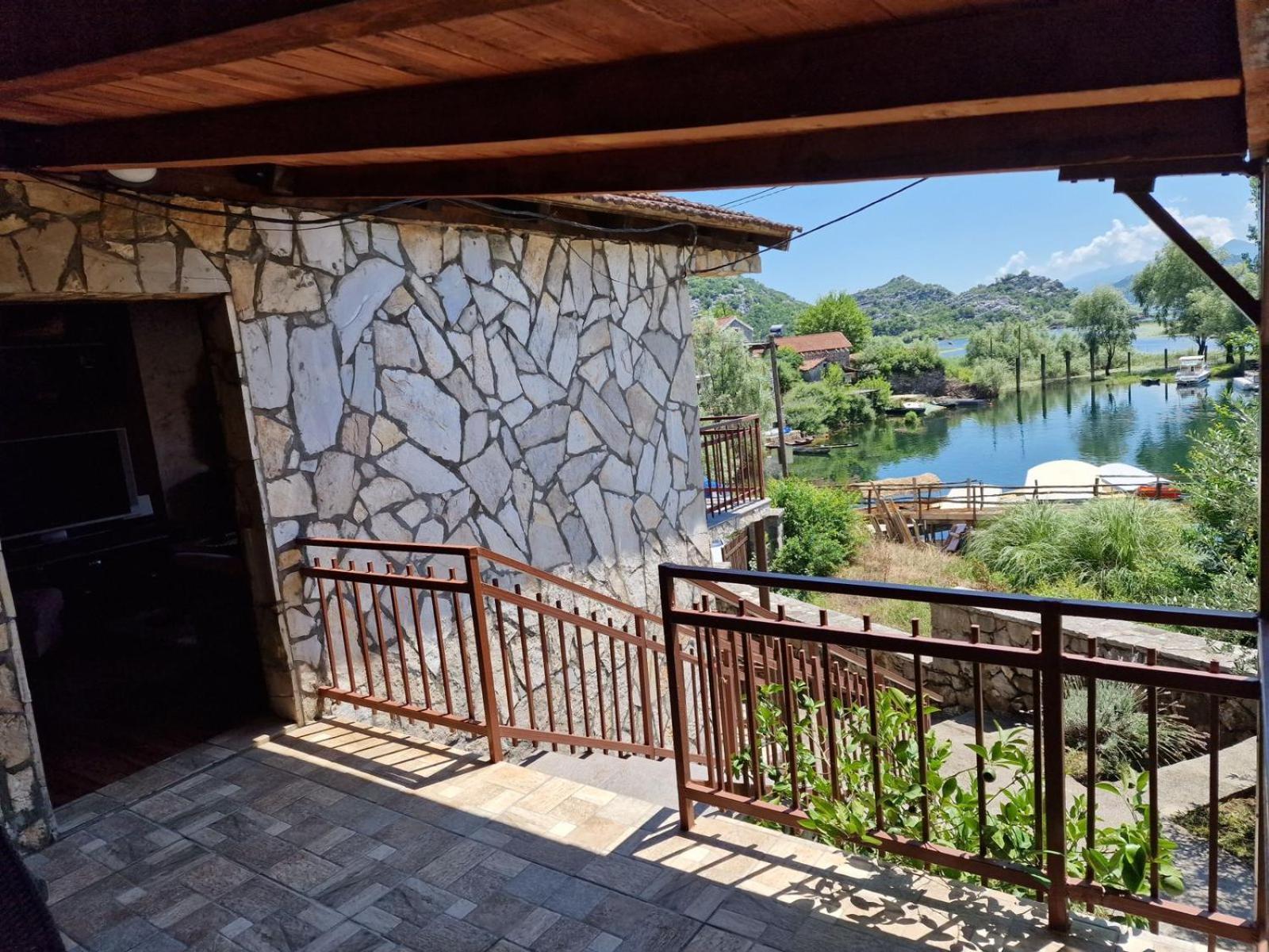 Lakeside Oasis Home Karuc מראה חיצוני תמונה