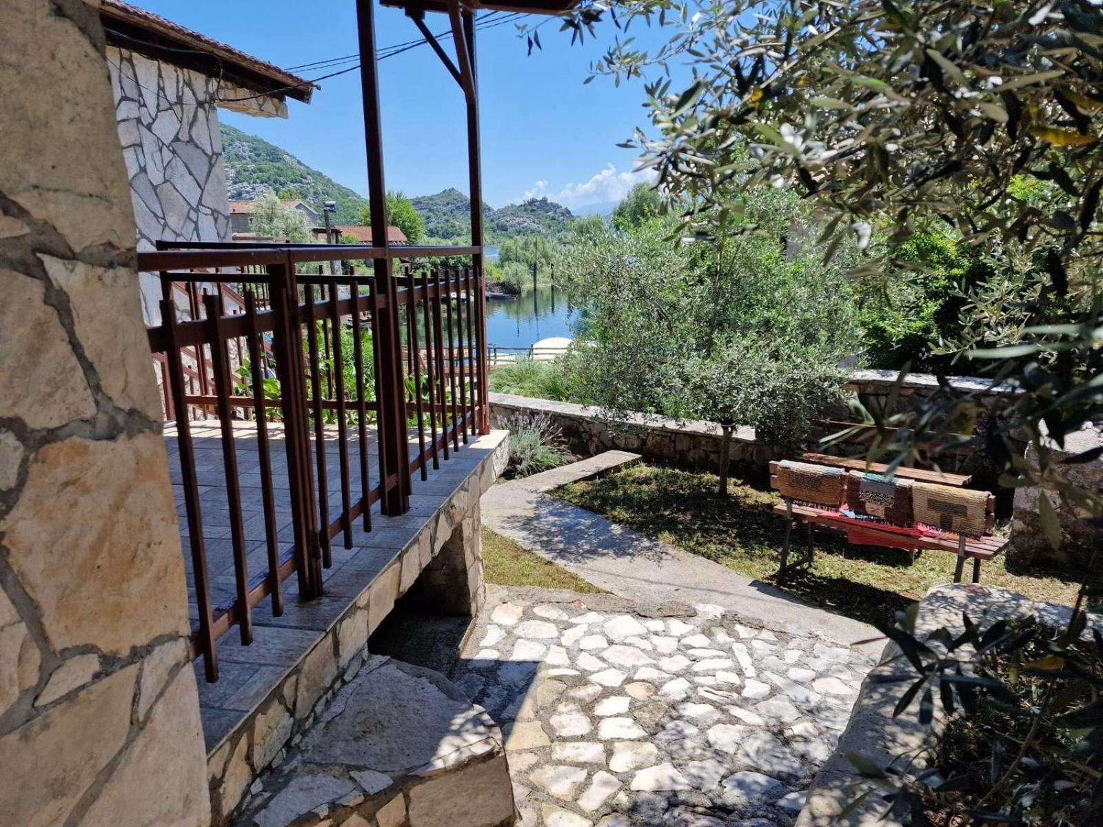 Lakeside Oasis Home Karuc מראה חיצוני תמונה